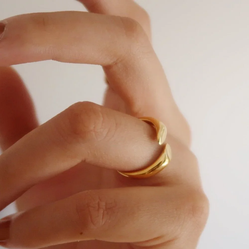 NEW 18K Gold Plated Open Hug Ring